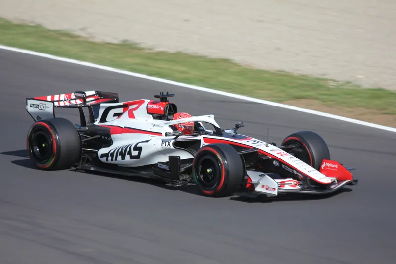 Ocon y la salida de Haas en México: el cruce por radio del viernes y lo que se sabe